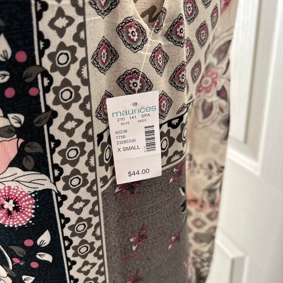 Women's Beautiful Floral Patch Dress with Sheer Split Sleeves and Smocked Wrists - Picture 9 of 16